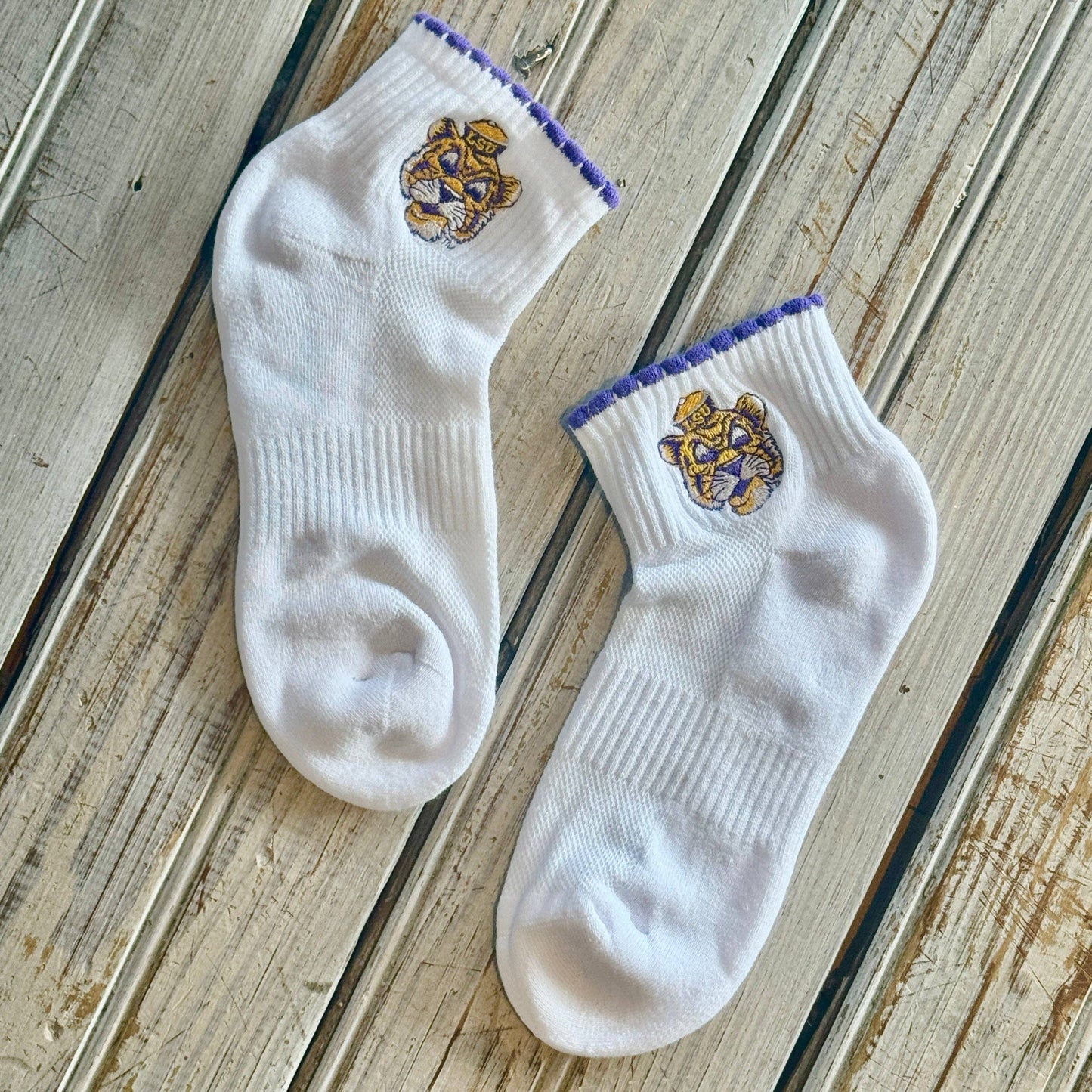 LSU Embroidered Scallop Sailor Mike Sock