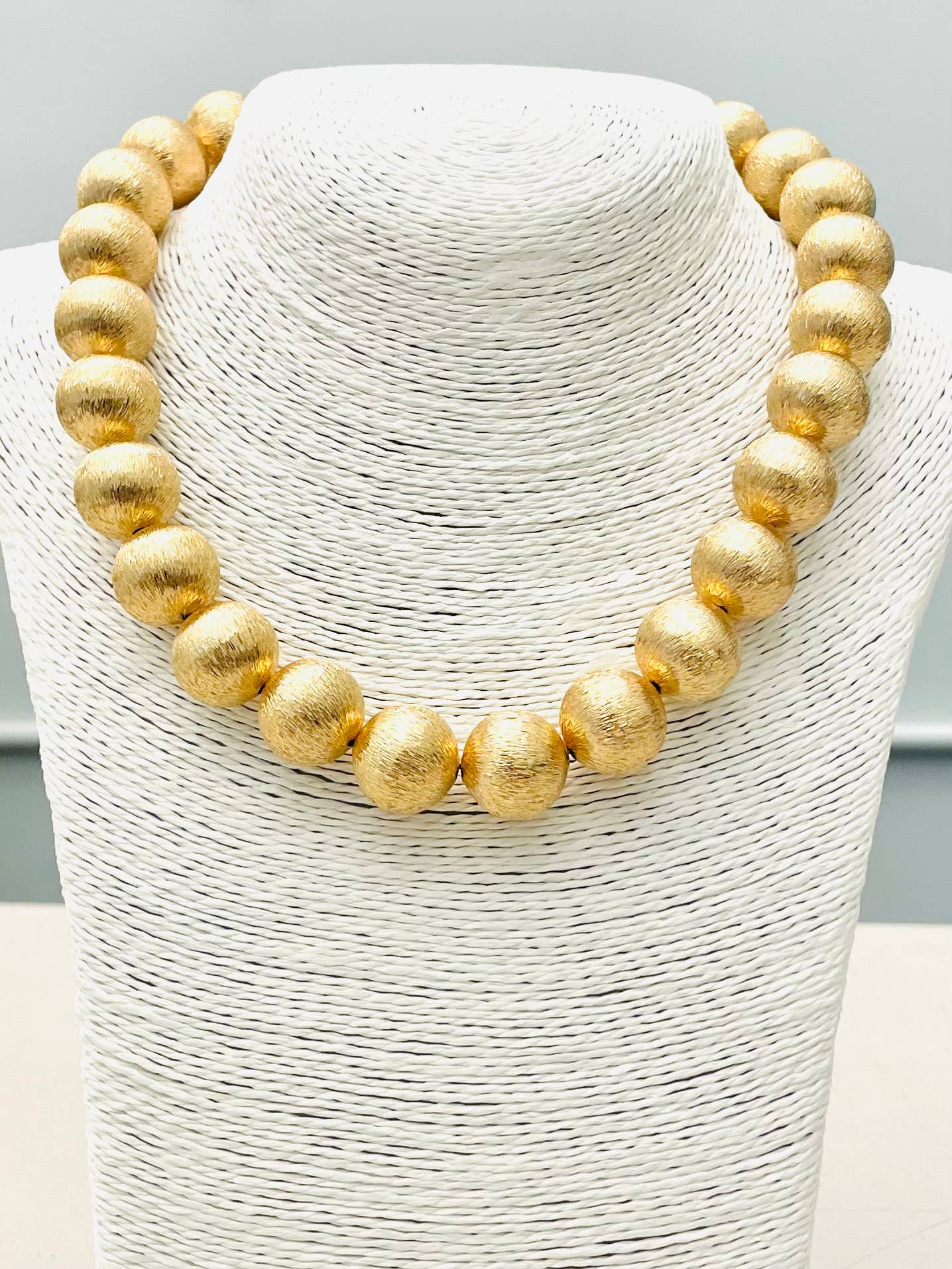 Chic Chunky Ball Necklace - Brushed Gold