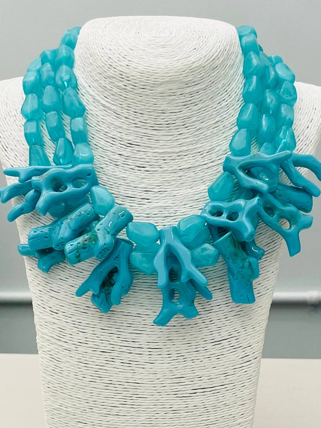 Chic Coral Statement Necklace - Marbled Teal