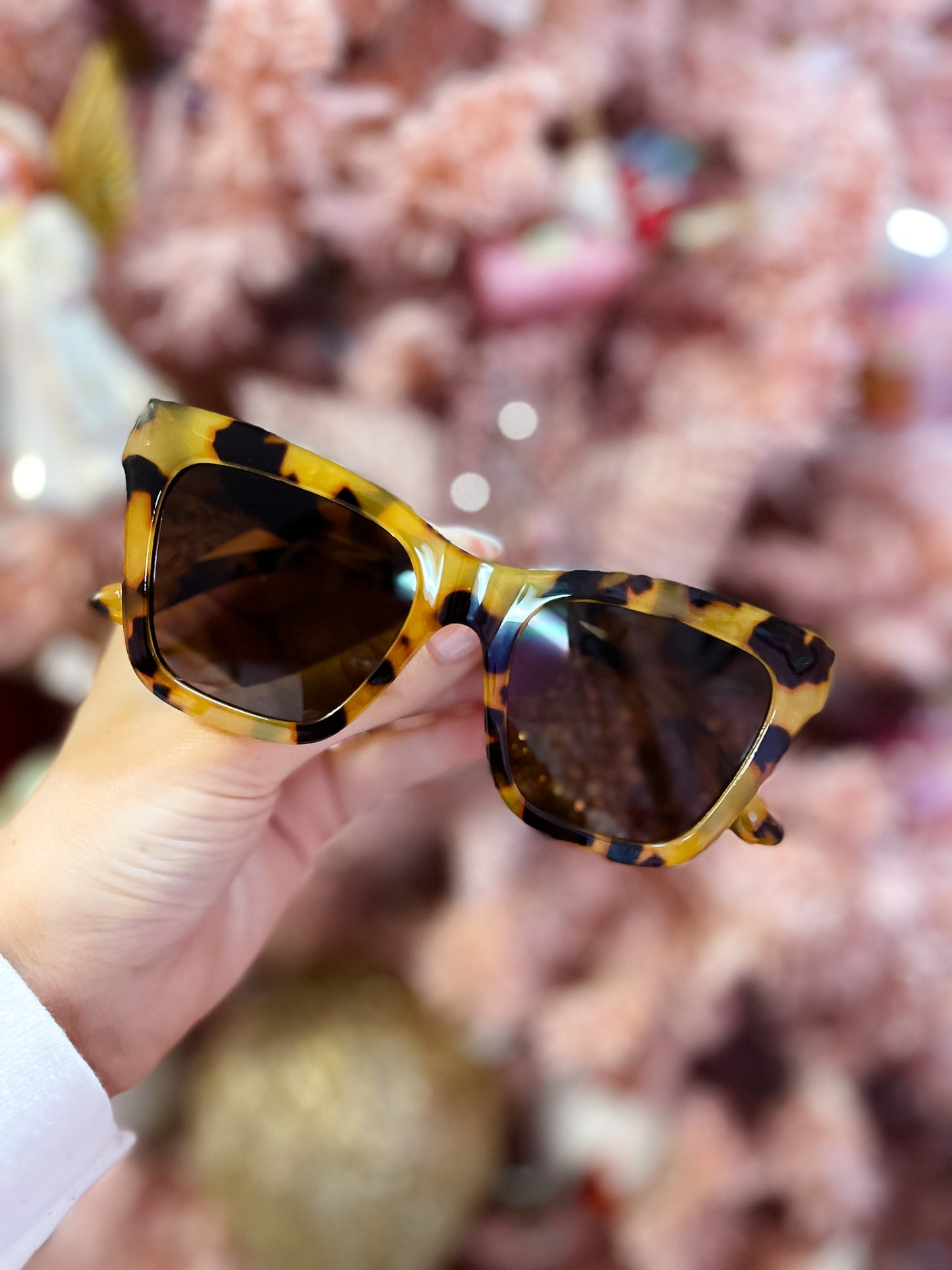 Tortoise Cateye Frame Sunglasses