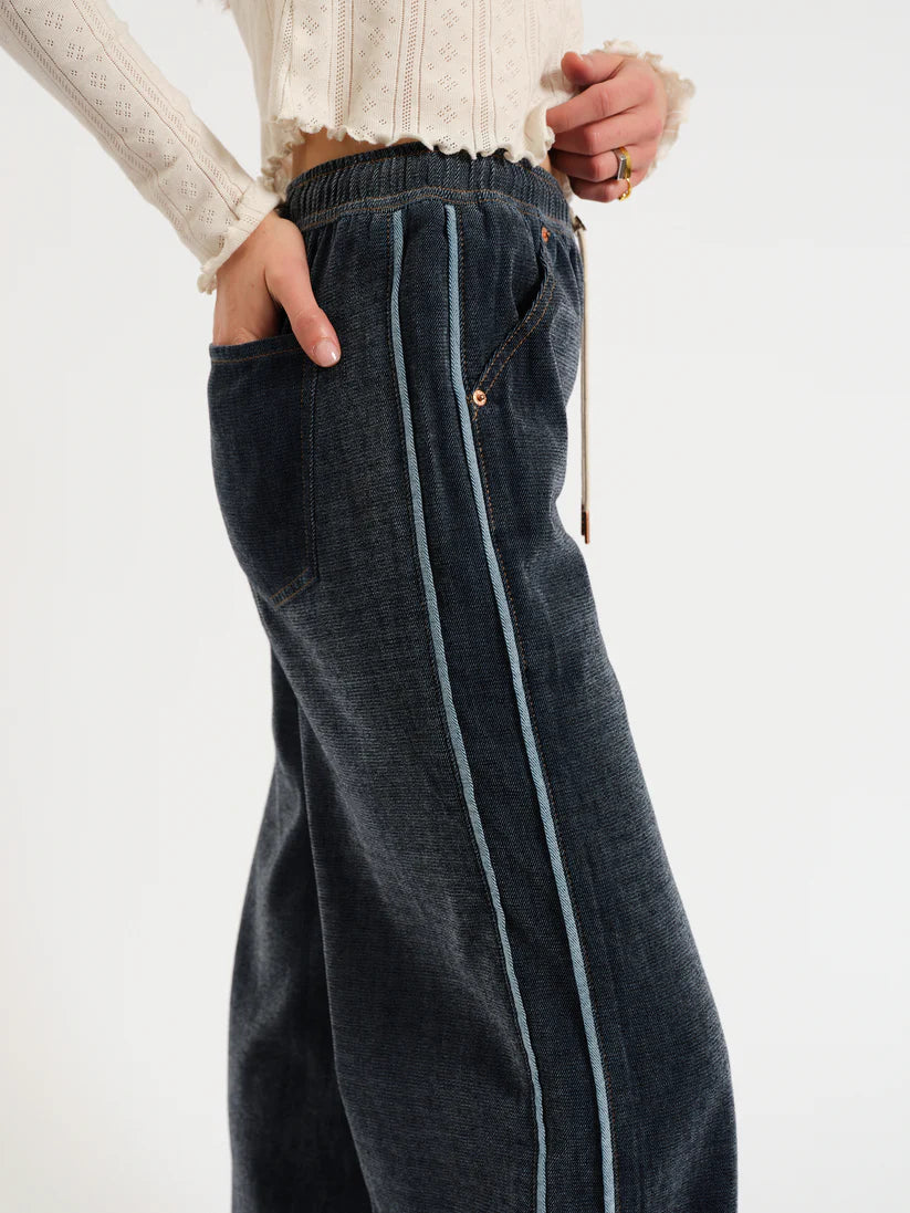 Daze The Cozy Jean Wide Leg Pull On - Sky Whisper