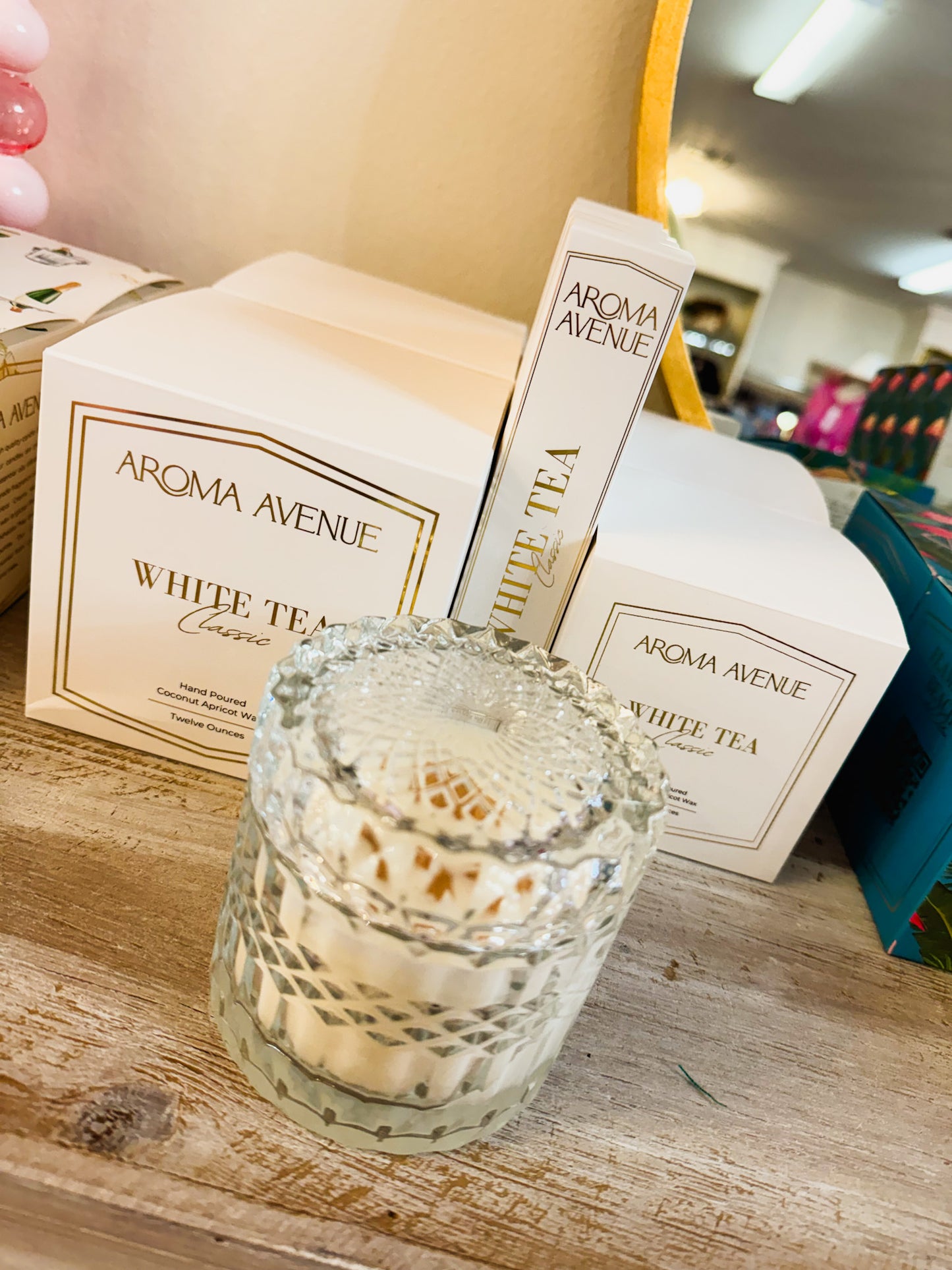 Aroma Avenue 13oz. Candle - White Tea