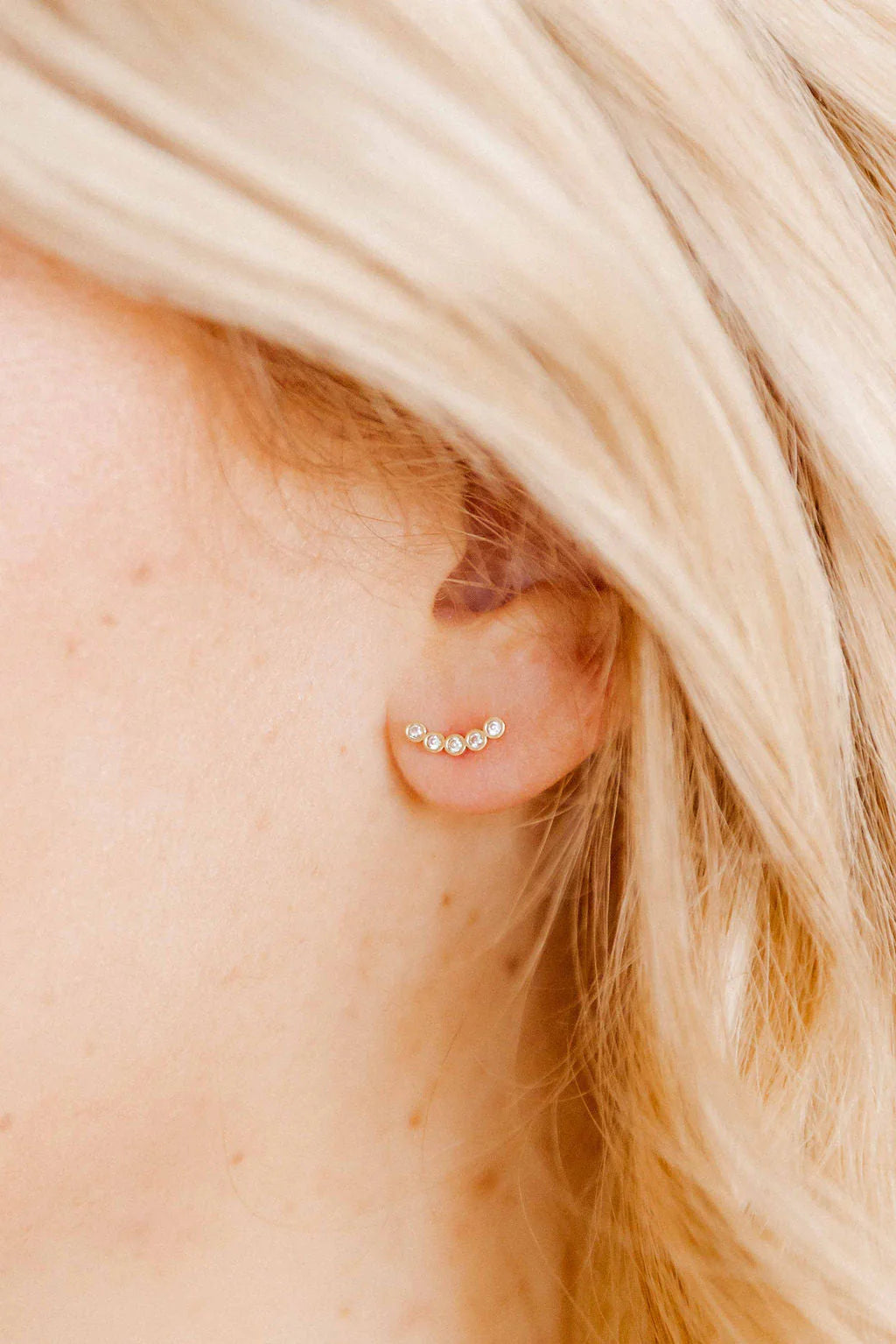 Abigail Sparkle Gold - Screwback Stud Earrings