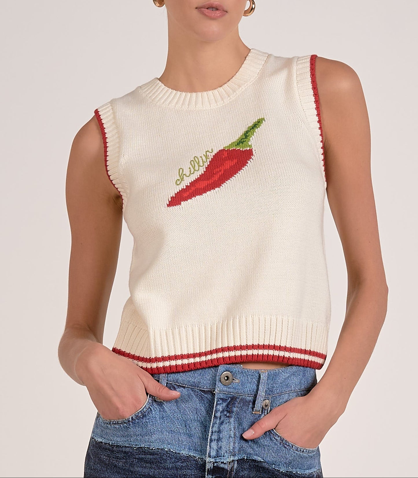 Elan Chillin' Pepper Crewneck Sleeveless Sweater - Off White