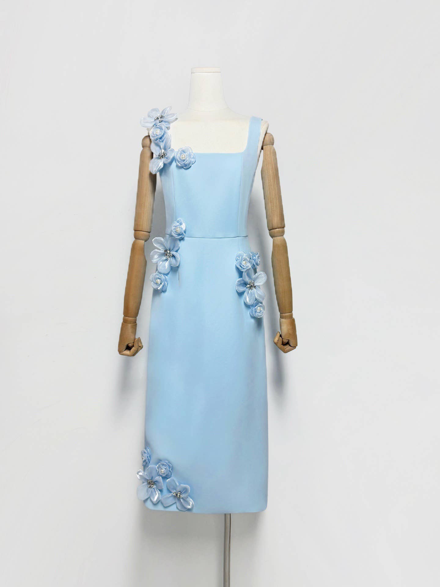 Give Grace Hand-Studded Floral Appliqué Midi Dress - Blue