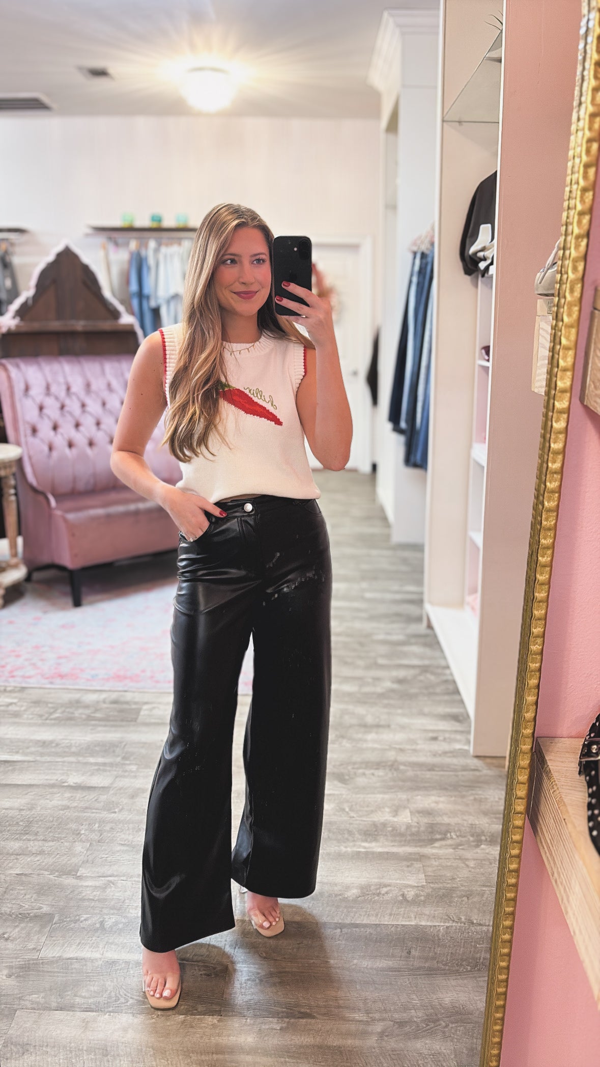 Elan Chillin' Pepper Crewneck Sleeveless Sweater - Off White