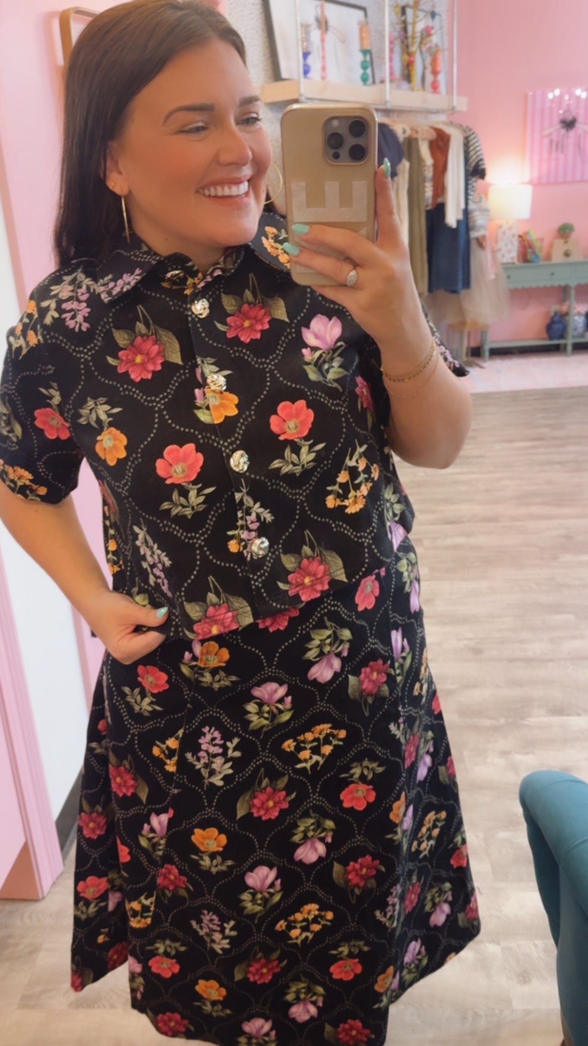 Love Note Floral Print Short Sleeve Cropped Top - Black