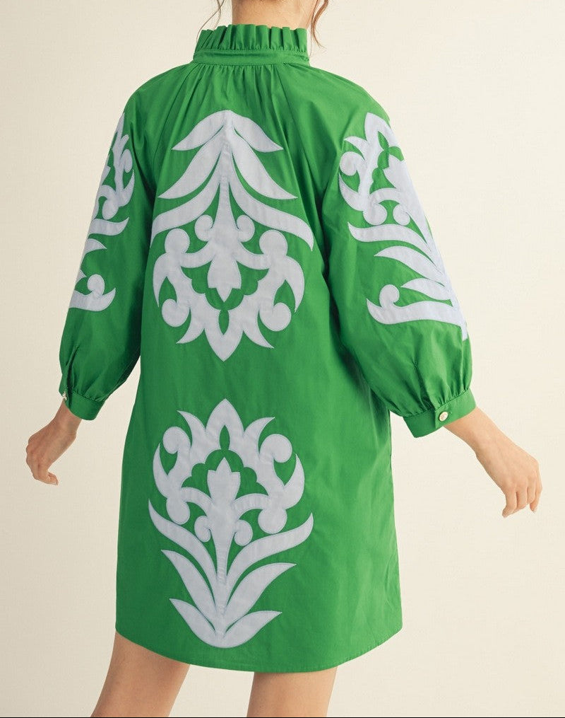 Green Fields Baroque Floral Applique Shift Dress - Kelly Green