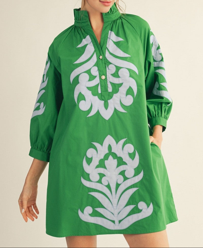 Green Fields Baroque Floral Applique Shift Dress - Kelly Green