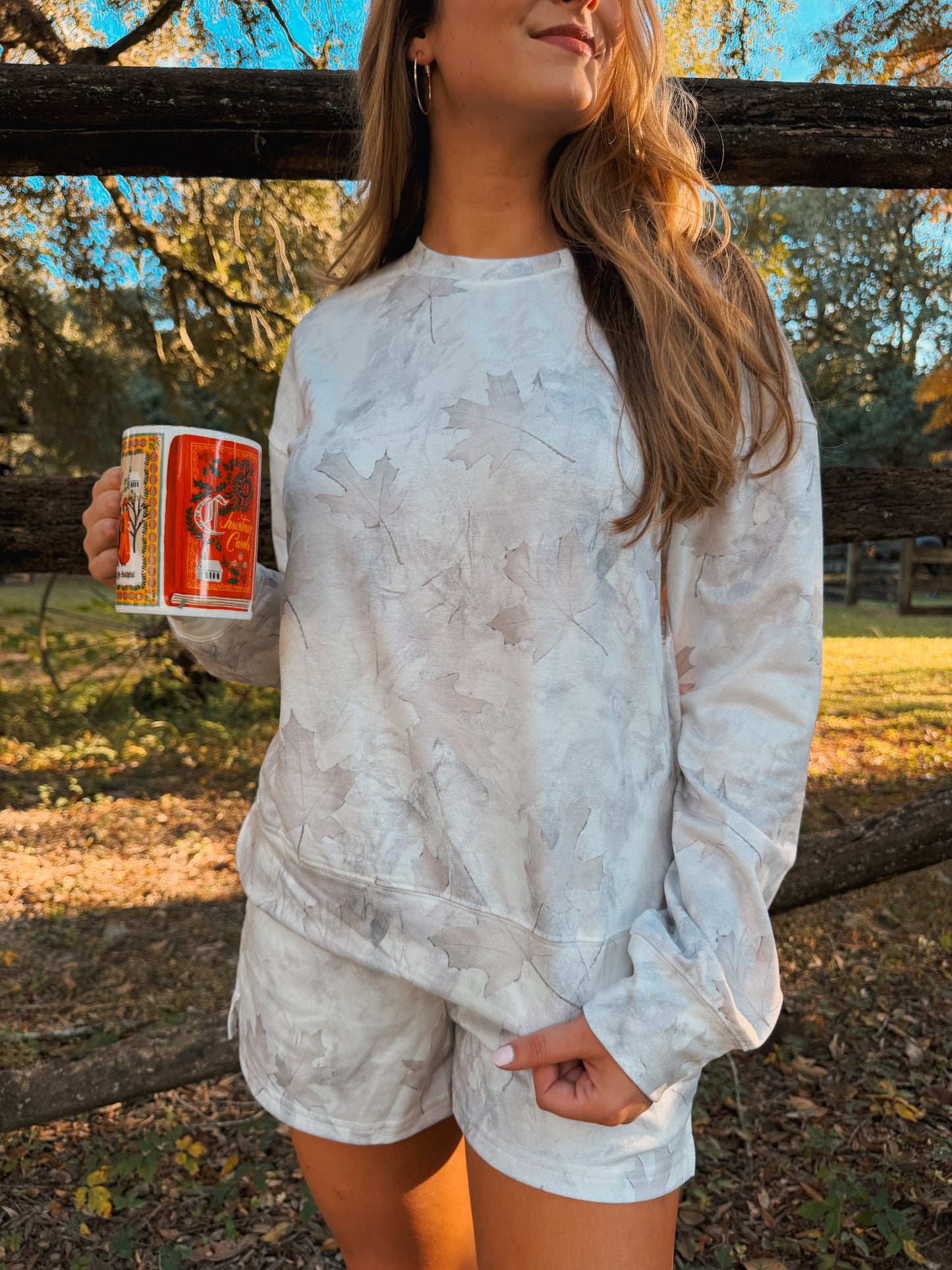 Camo Pullover and Elastic Waist Shorts Set - Light White/Grey