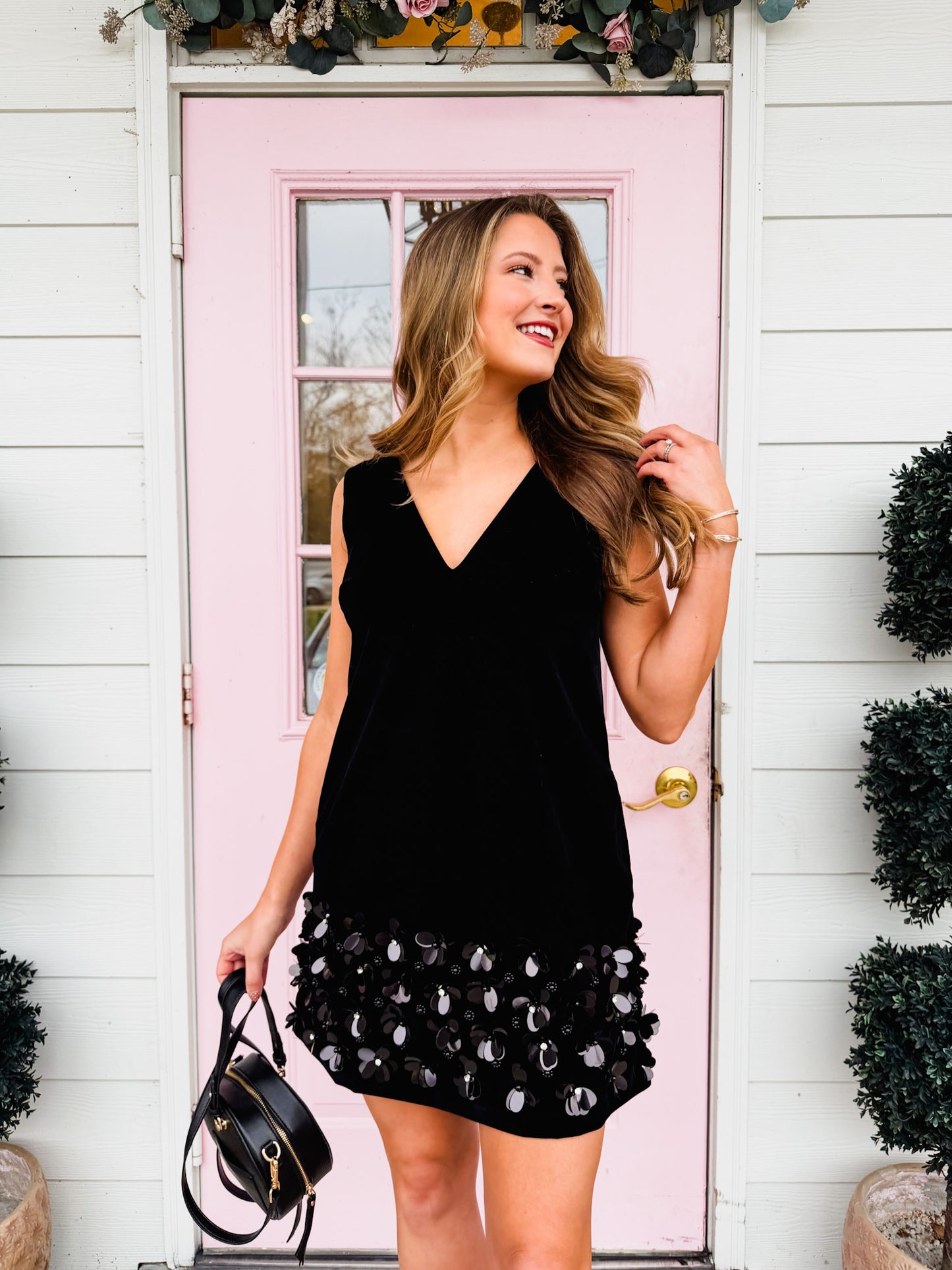 Easy to See 3D Floral Sequins Mini Dress - Black