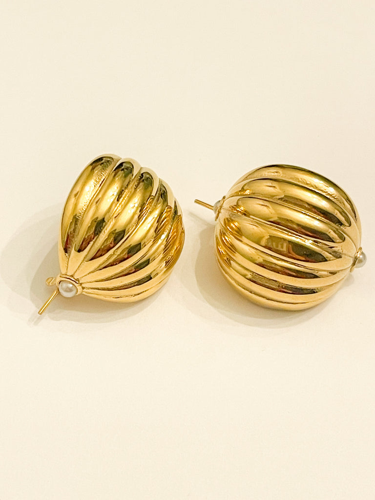 Bailey Gold Shell Shaped Earring