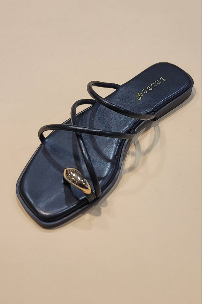 Hint-91 Black Strappy Toe Ring Sandal