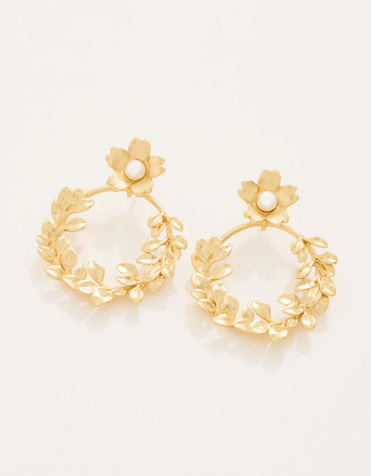 Wreath Earrings Pearl Gold by Spartina 449