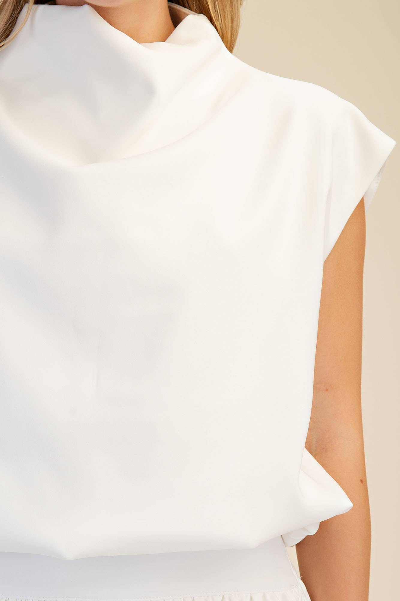 Day Dream Mock Neck Balloon Top - Ivory