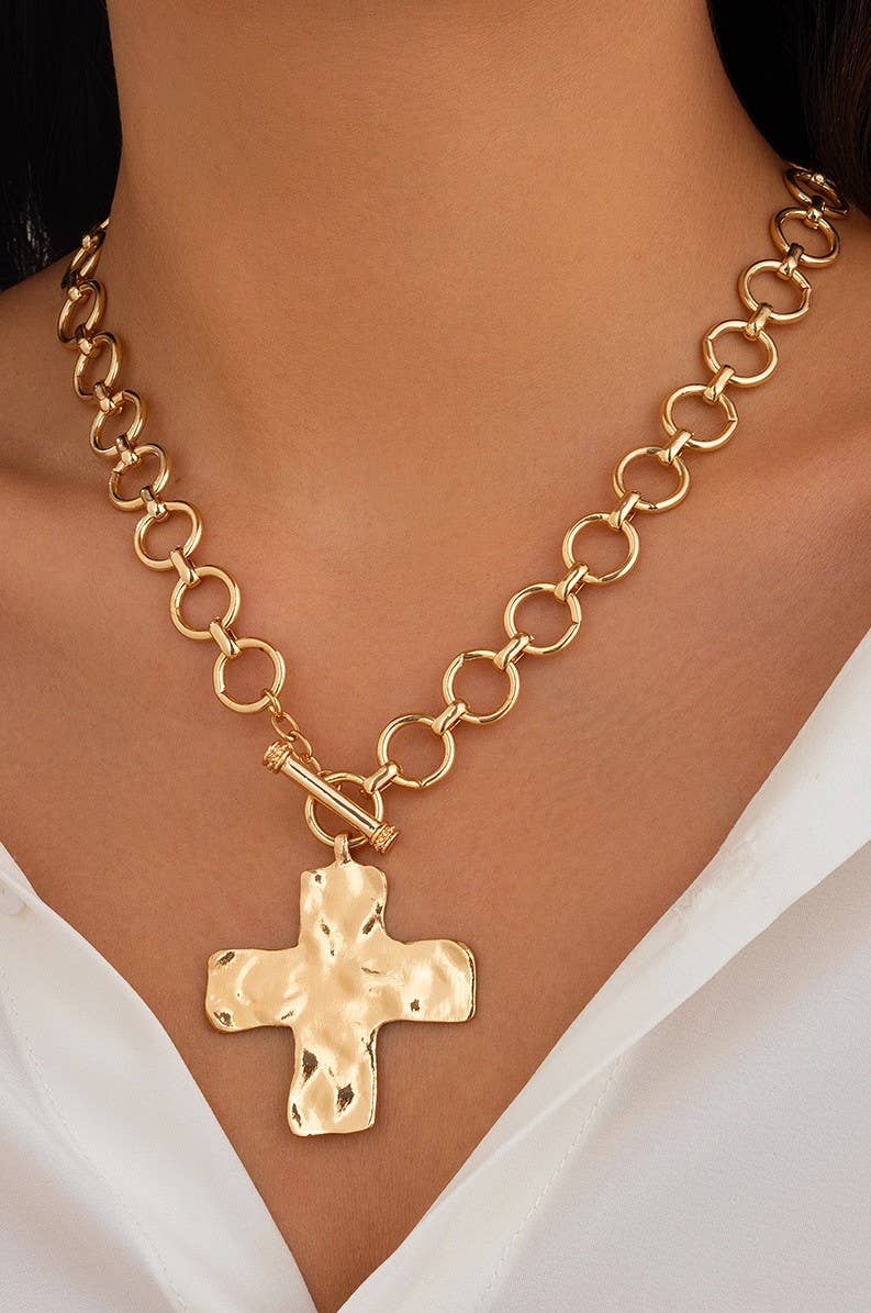 Notable Hammered Cross Front Toggle Necklace - Gold