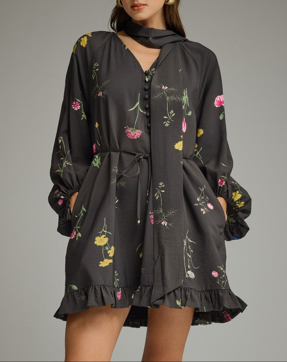 Full Bloom Floral V-Neck Long Sleeve Dress - Black