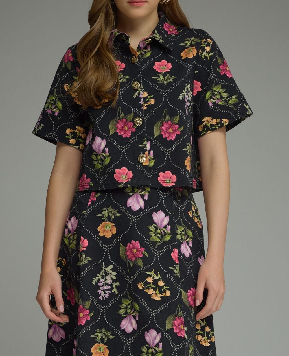 Love Note Floral Print Short Sleeve Cropped Top - Black