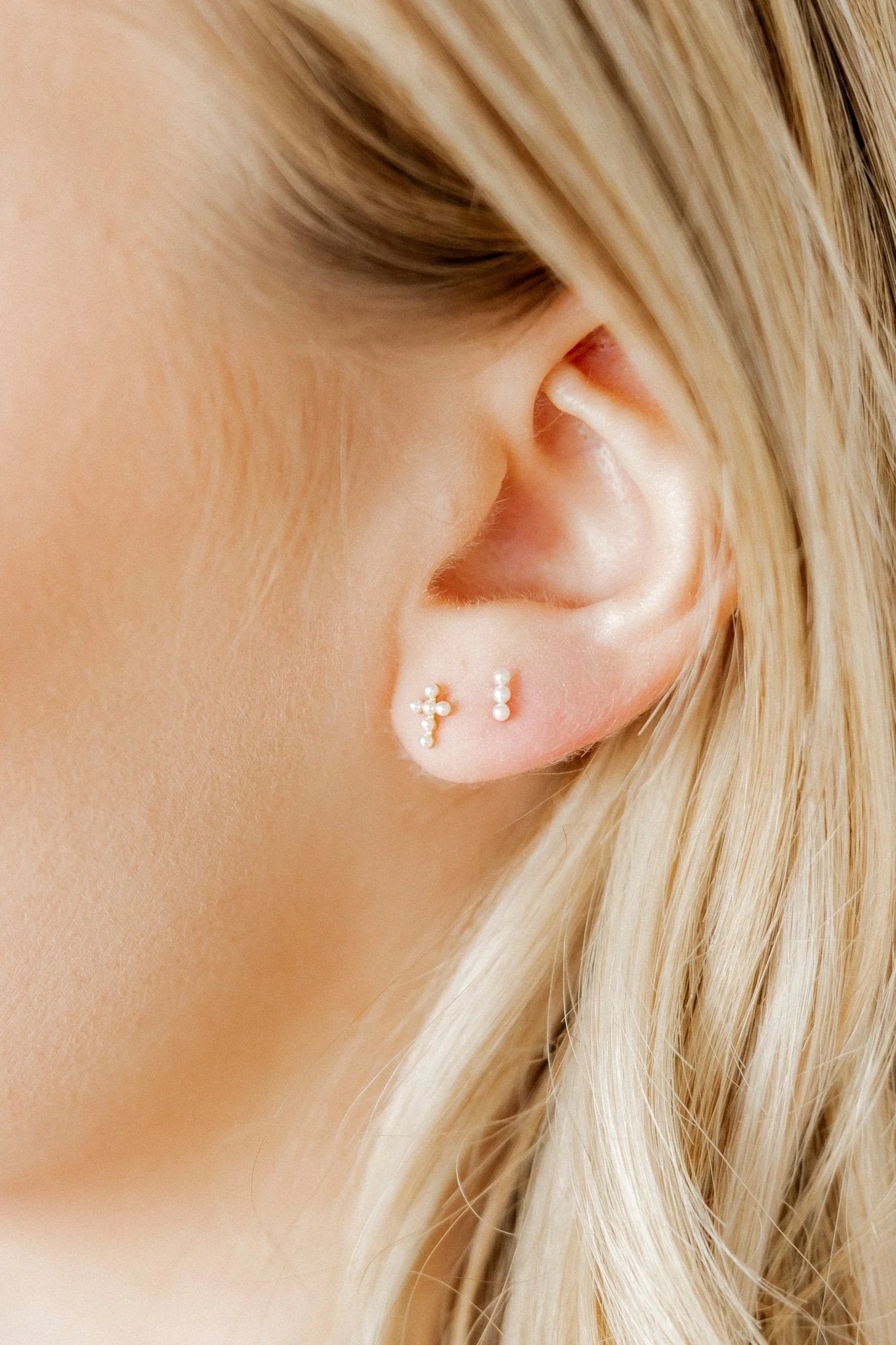 Clara Cross Pearl - Screwback Stud Earrings