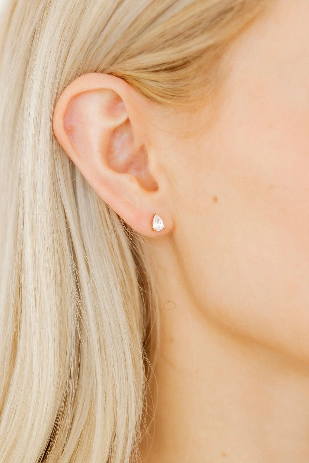 Payton Pearl White 5mm - Screwback Stud Earrings